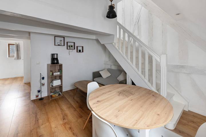 Apartamento entero, Apartamento 'Cosy Moderne Au Centre De Joigny 4' con Wi-Fi in Joigny, Auxerre region