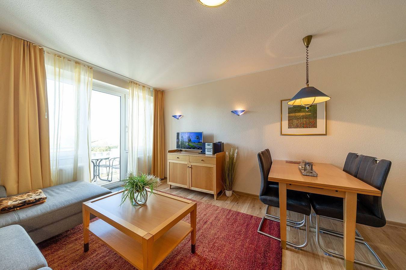 Ganze Wohnung, Familienfreundliche Maisonettewohnung an der See mit Balkon und Blick zum Deich in Schillig Strand, Wangerland