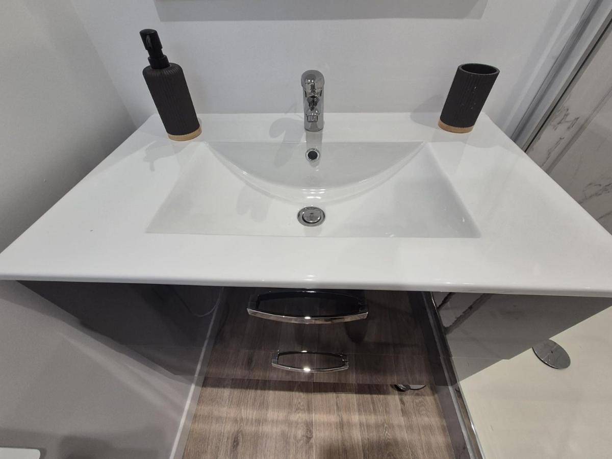 Appartement entier, One-Bedroom Apartment in Cusset, Région de Vichy