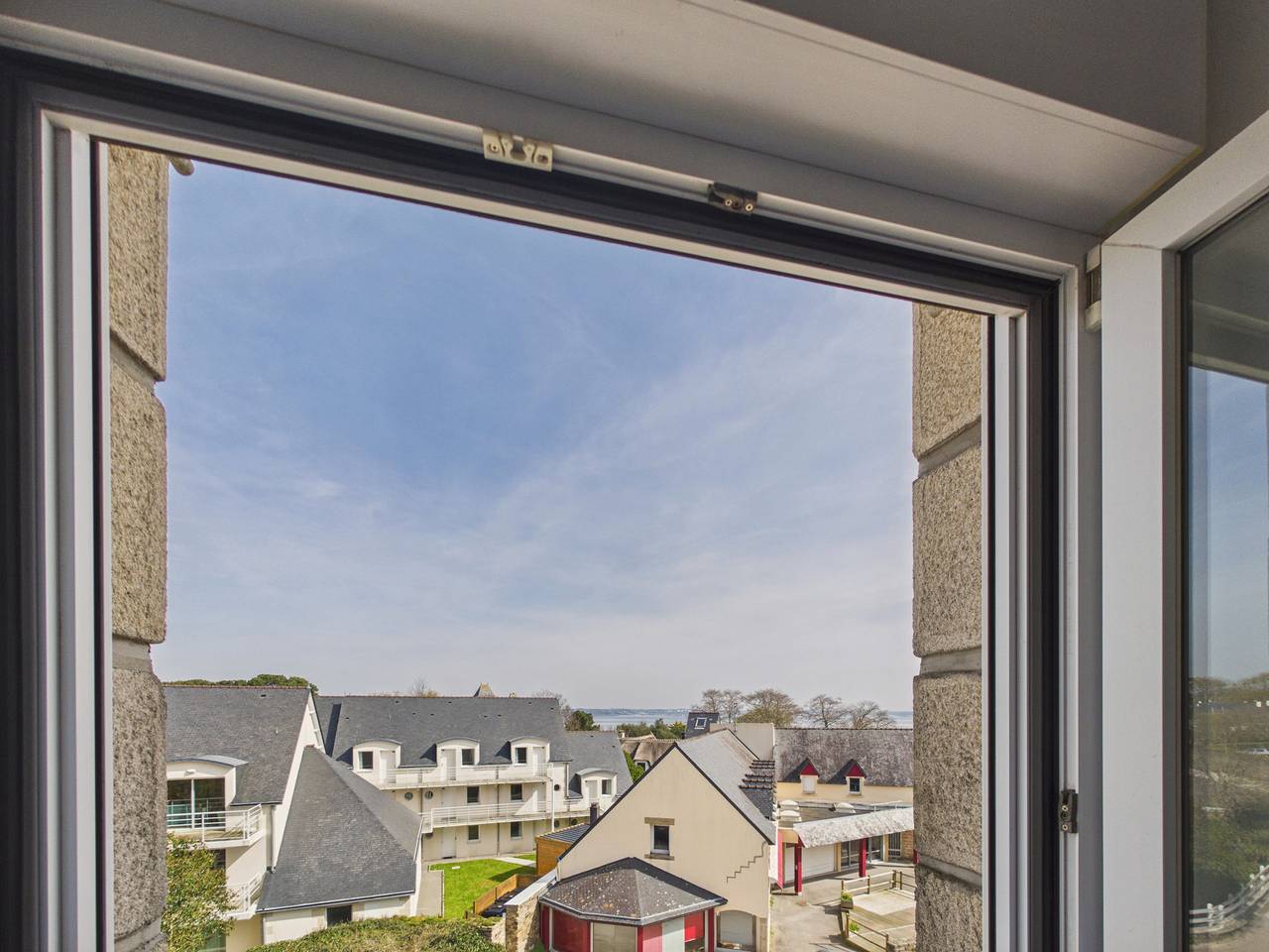 Appartement entier, Appartement vue mer pour 3 à 200m de la plage in Fouesnant, Côte de Cornouaille