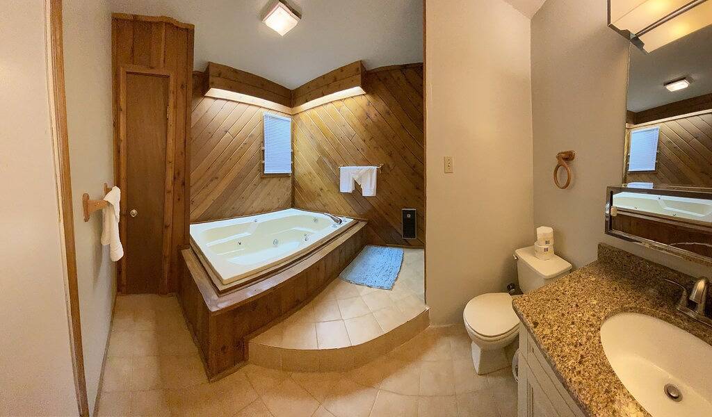 Mountain gateway in the beautiful Lake Harmony in Hickory Run State Park