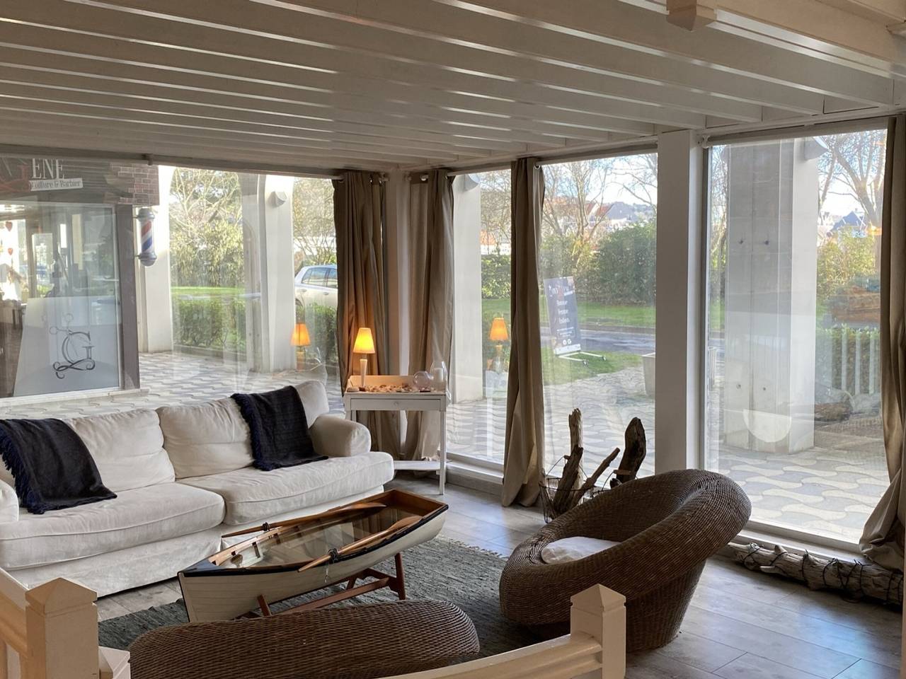 Entire apartment, Spacious 4-Room Duplex with Sea View: Tv, Internet, Pet-Friendly - Cabourg, France in Cabourg, Caen region
