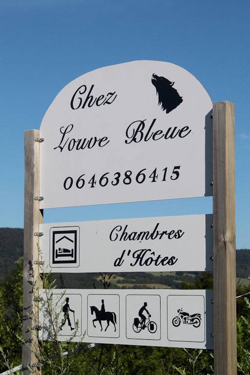 Chez Louve Bleue - Chambre côté ruche in Hotonnes, Nantua
