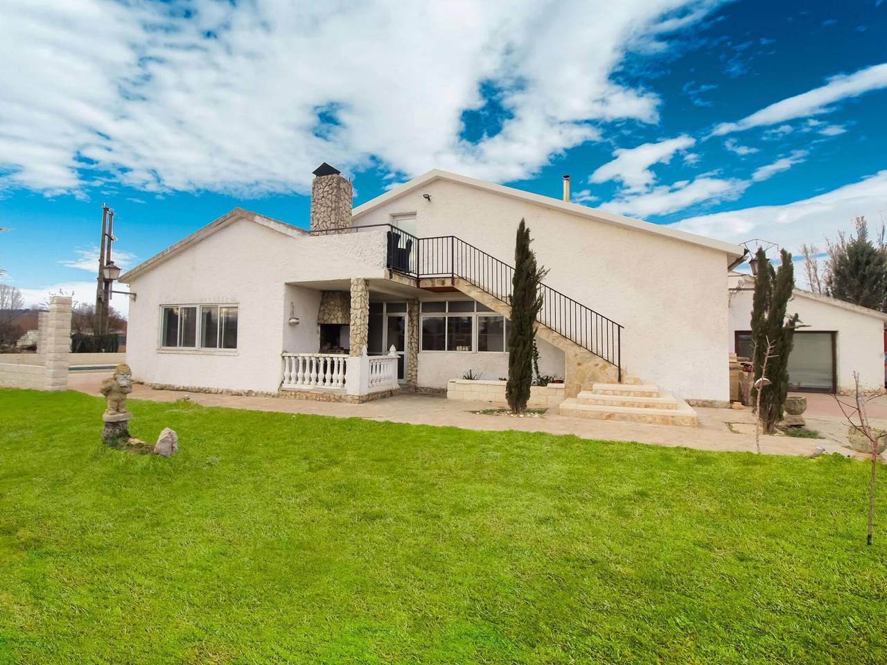 Lavish Villa in Villamuriel de Cerrato with Swimming Pool in Villamuriel de Cerrato, Province de Palencia