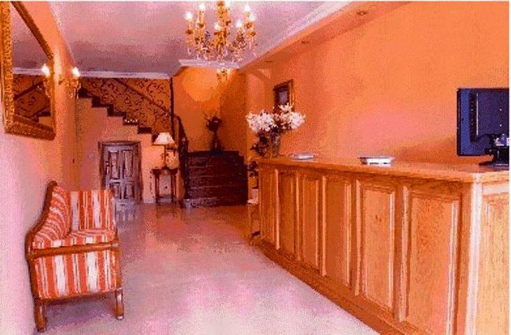 Casa rural para 2 personas, con jardín además de terraza y jacuzzi en Arnuero