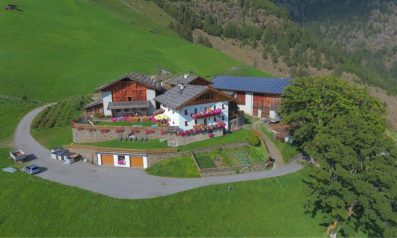 Ganze Wohnung, Ferienwohnung 'Schnatzhof Morgensonne' mit Bergblick, Gemeinschaftsterrasse und Wlan in Naturns, Texelgruppe