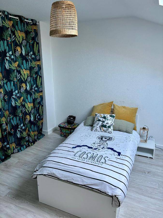 Appartement entier, Three-Bedroom Apartment in Castelginest, Toulouse et ses environs