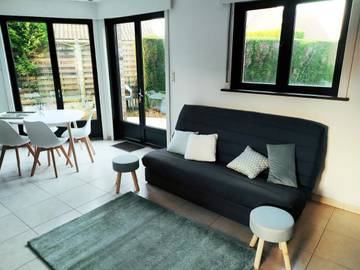 Gîte pour 4 personnes, avec jardin à Lompret