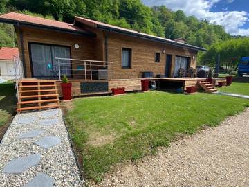 Gîte pour 2 personnes, avec vue et jardin à Allevard