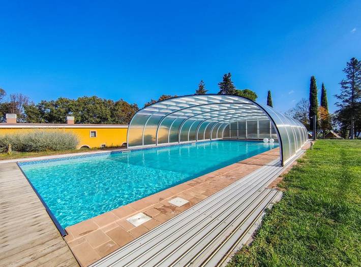 Appartamento per 4 persone, con Idromassaggio e Terrazza nonché Giardino e Piscina a Civitanova Marche