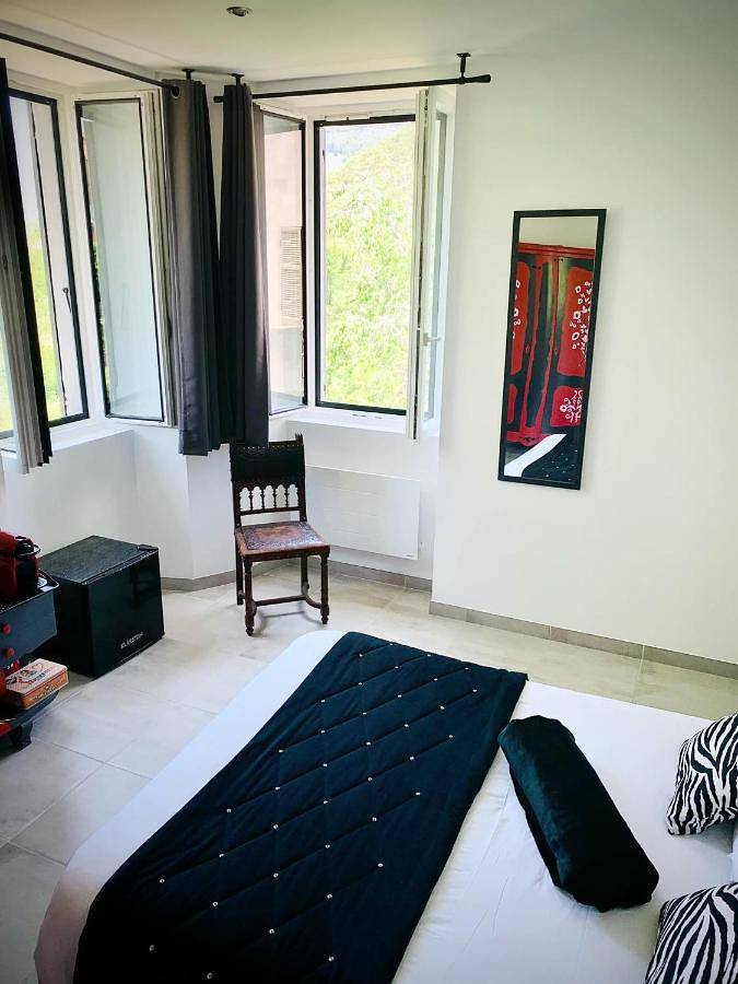 Double Room with Private Bathroom in Cozzano, Parc naturel régional de Corse