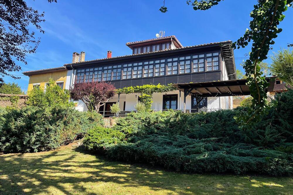 Luxurious villa Floravista for 12 people in Piloña in Piloña, Sierra del Sueve