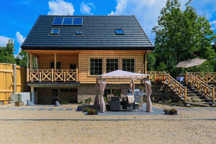 Dom dla 18 osób, z Balkon i Jacuzzi oraz Taras i Ogród w Nowy Targ