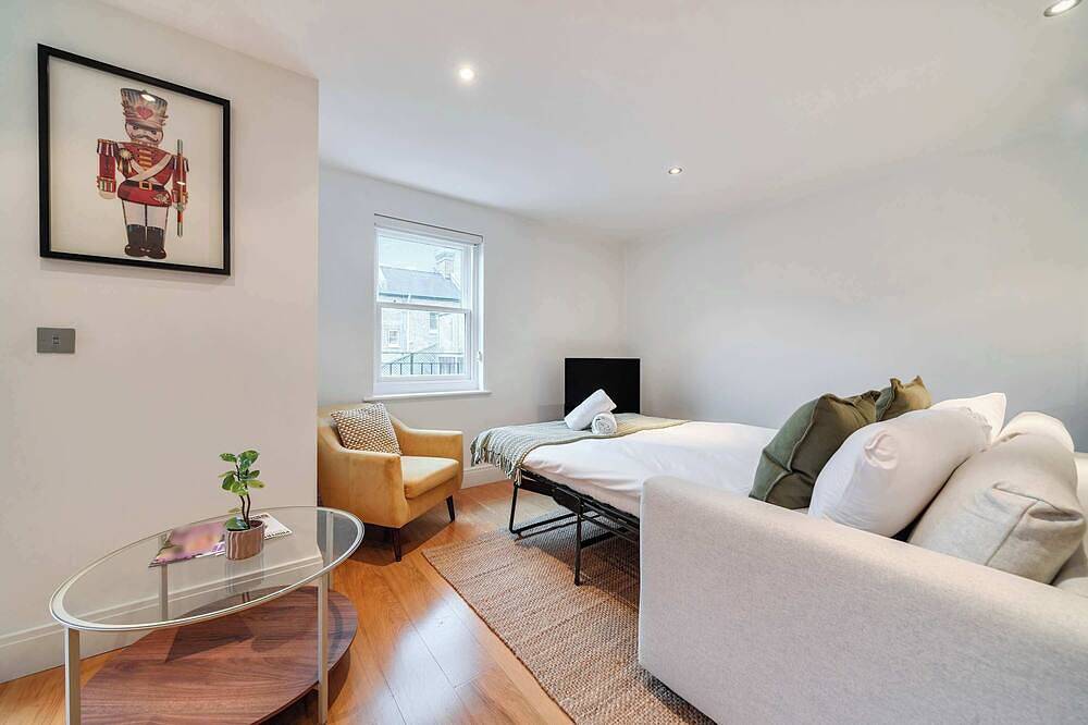 Apartamento entero, 1 Bed/1 Bath & Free Parking | Central Windsor in Windsor, Berkshire