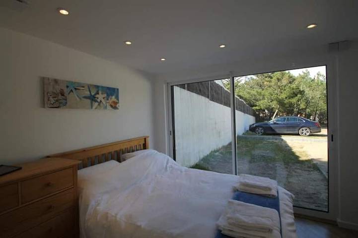 Beach House with 180 degree sea views, 6 Bed, 4 Baths, sleeps 10-12 in La Tranche-sur-Mer, Vendée