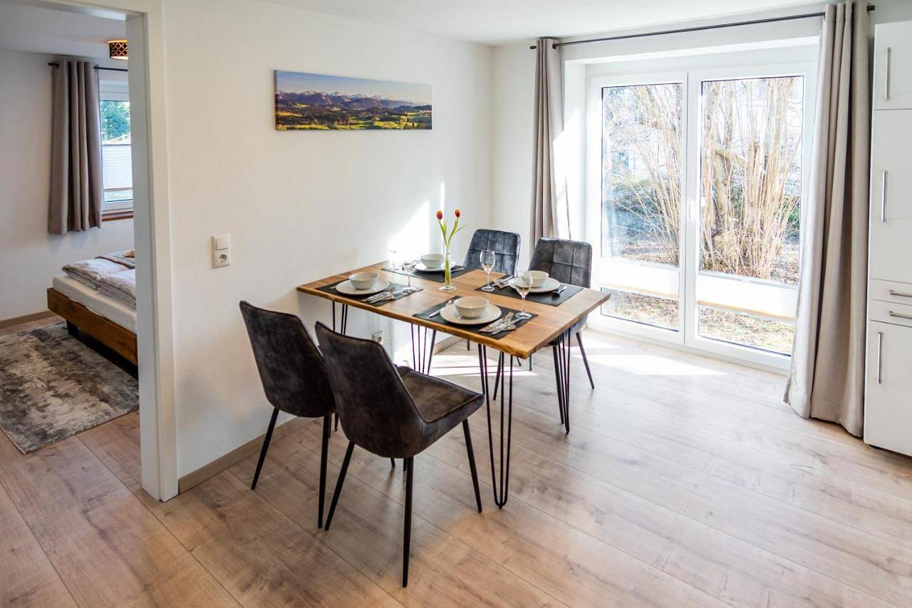 Entire apartment, Two-Bedroom Apartment with Terrace in Waltenhofen, Bavarian Swabia