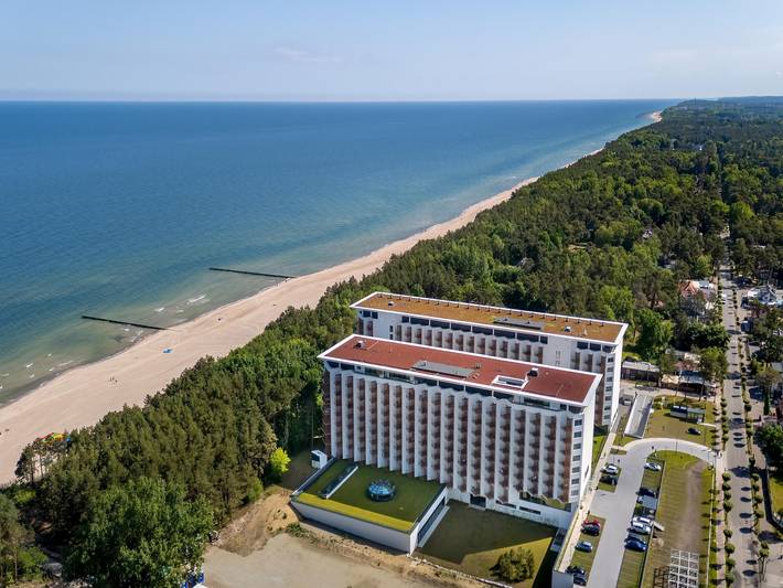 Ferienwohnung für 5 Personen, mit Balkon und Whirlpool sowie Kinderpool und Pool