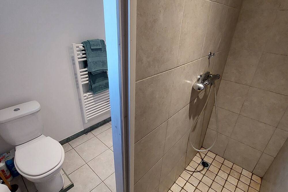 Accommodation A Ritonda (room+bath+kitchen), quiet with mountain view in Sollacaro, Arrondissement de Sartène