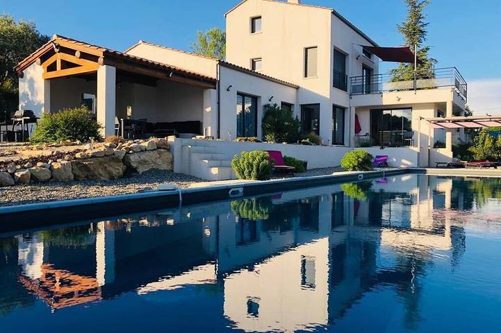 Location de vacances pour 10 personnes, avec Terrasse et Jardin à Pertuis