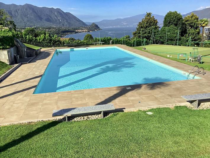 Ferienwohnung für 3 Personen, mit Balkon und Terrasse sowie Garten und Pool
