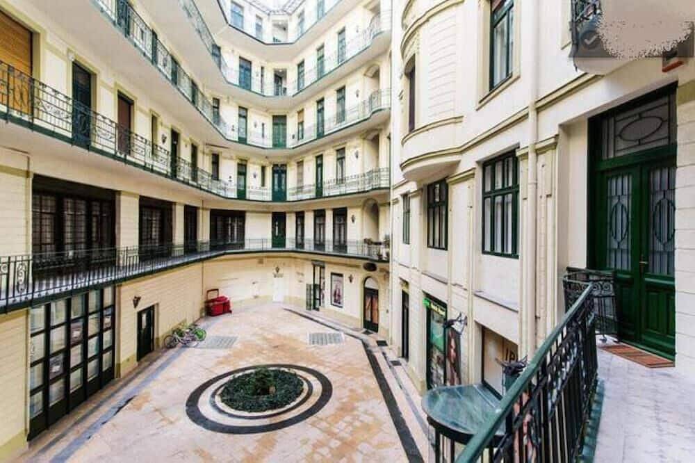 Appartement entier, A partir de 40€/jour ou 240€/semaine Appartement en centre-ville de Budapest in Budapest, Danube-Ipoly National Park