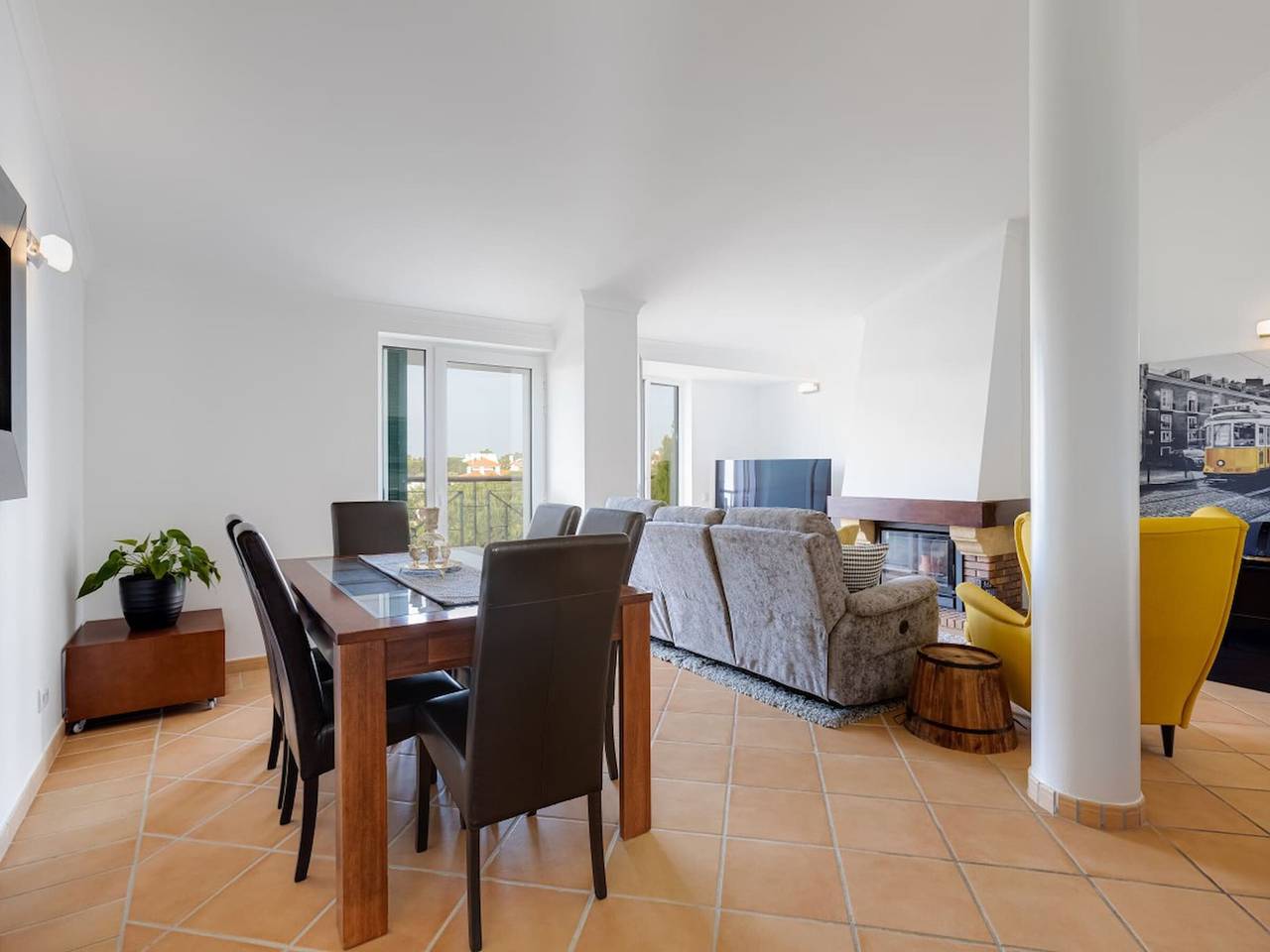 Entire apartment, Elegant retreat in Vila Sol for 4 guests in Quarteira, Faro District