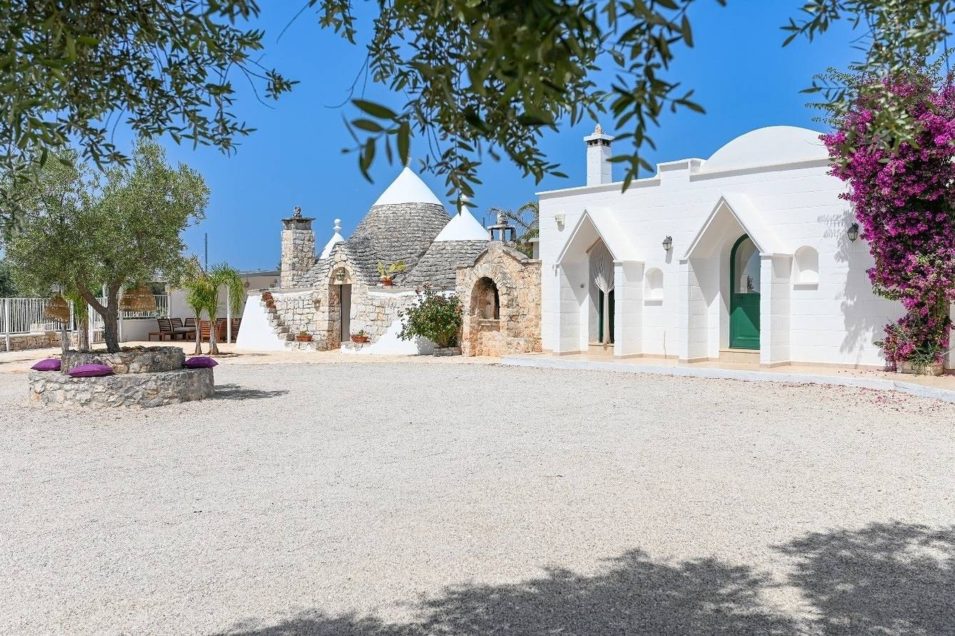 Borgo Marianna heated pool in San Michele Salentino, Salento