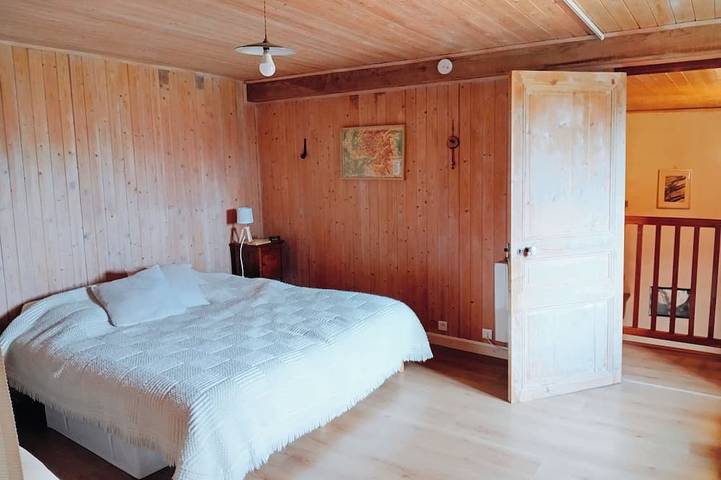 Maison dans un village perché, un refuge pour les amoureux de la nature ! in Théus, Région de Gap
