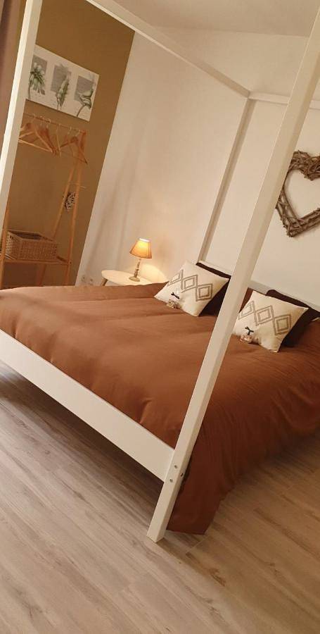 Standard Double Room in Bordeaux-Saint-Clair, Région du Havre