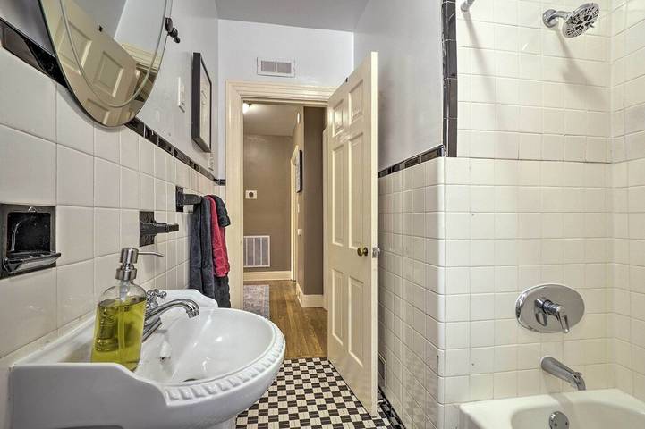 Vacation rental for 6 people, with pets in Greensboro