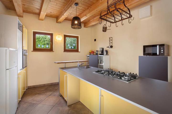 Ferienhaus für 12 Personen, mit Sauna und Garten sowie Pool und Whirlpool in Malcesine - 3