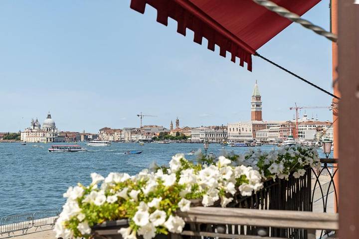 Maison d’hôte pour 2 personnes, avec terrasse dans Place Saint Marc - 2