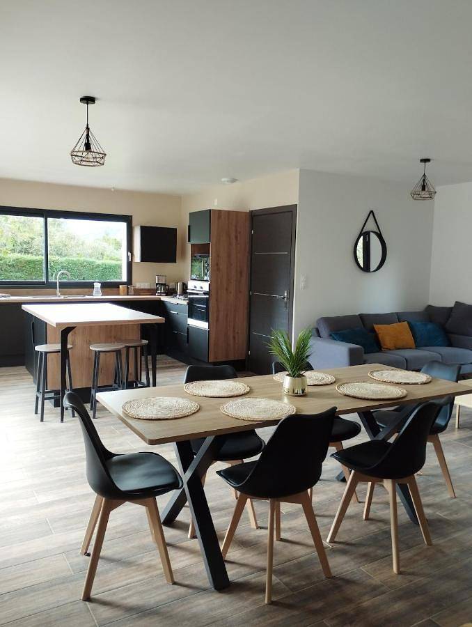 Location de vacances pour 6 personnes, avec terrasse et vue à Baratier