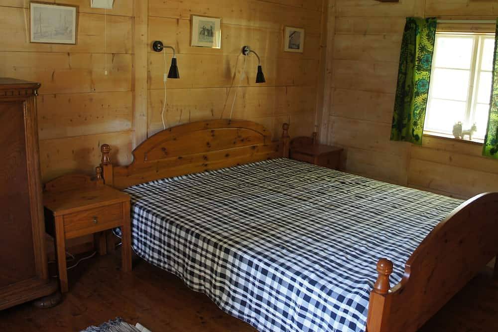 Ein Dorf aus dem 19. Jahrhundert, in dem Sie inmitten des Waldes zwischen Hirschen und Elchen leben. in Perstorp, Skane