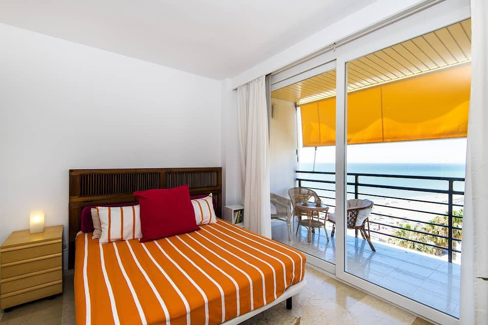 Geheel appartement, Gerenoveerde studio met prachtig uitzicht op zee in Playa El Bajondillo, Torremolinos