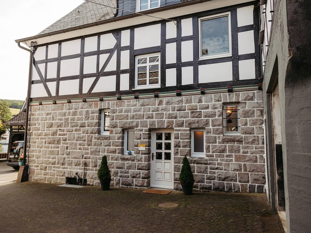 Entire apartment, Apartment 'Wennetal' with Shared Terrace, Shared Garden and Wi-Fi in Schmallenberg, Hochsauerlandkreis