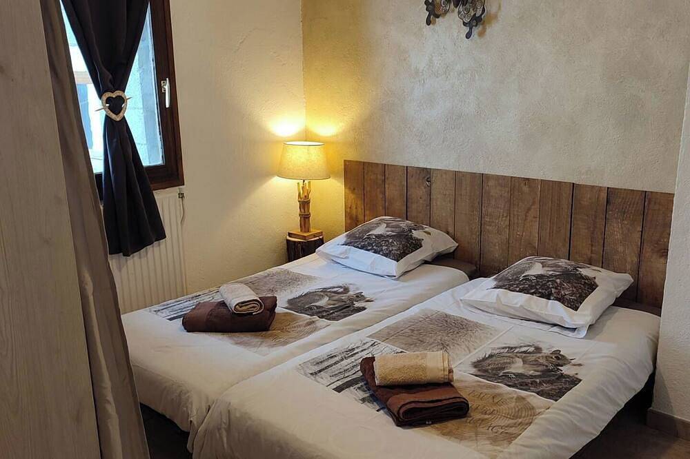 Casa 2040 Family-Friendly Chalet Saint-Véran in Saint-Véran, Queyras