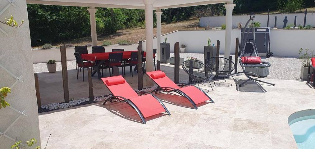 Location de vacances pour 8 personnes, avec jardin ainsi que piscine et bassin pour enfant, animaux acceptés à La Verdière - 4