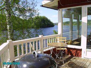 Ferienhaus für 6 Personen, mit Balkon und Sauna sowie Seeblick und Garten in Schweden