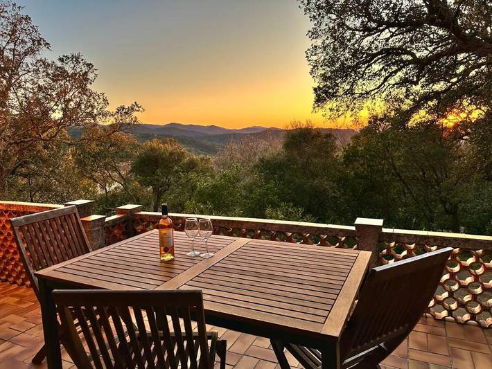 Location de vacances pour 6 personnes, avec vue et jardin, animaux acceptés à La Garde-Freinet - 2