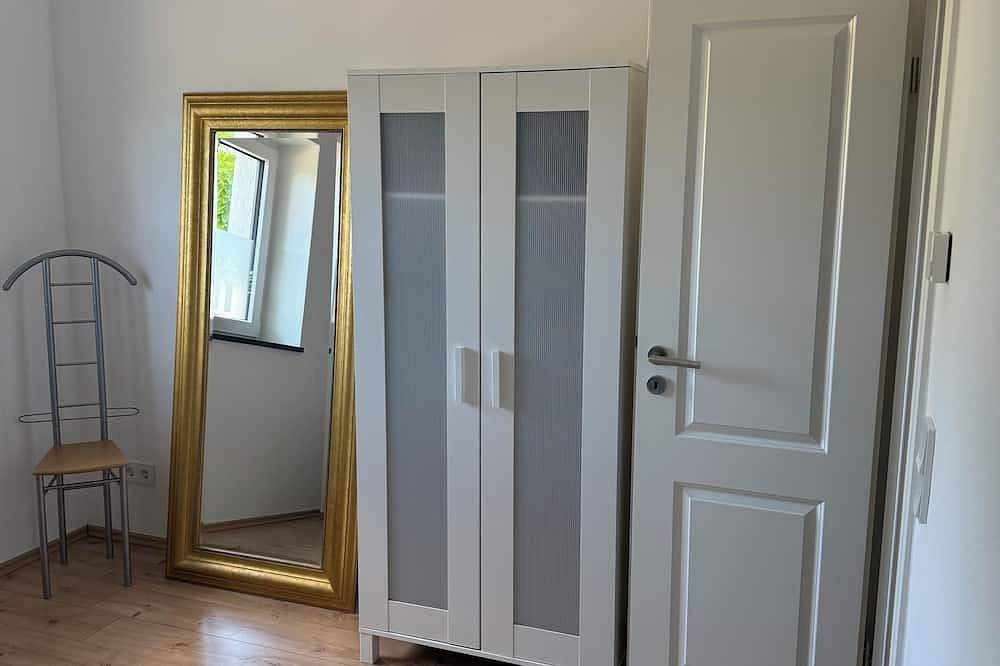 Ganze Wohnung, Drei-Burgen-Blick in moderner Fe-Wo mit überdachter Terrasse und Burgenblick in Neckarsteinach, Bergstraße