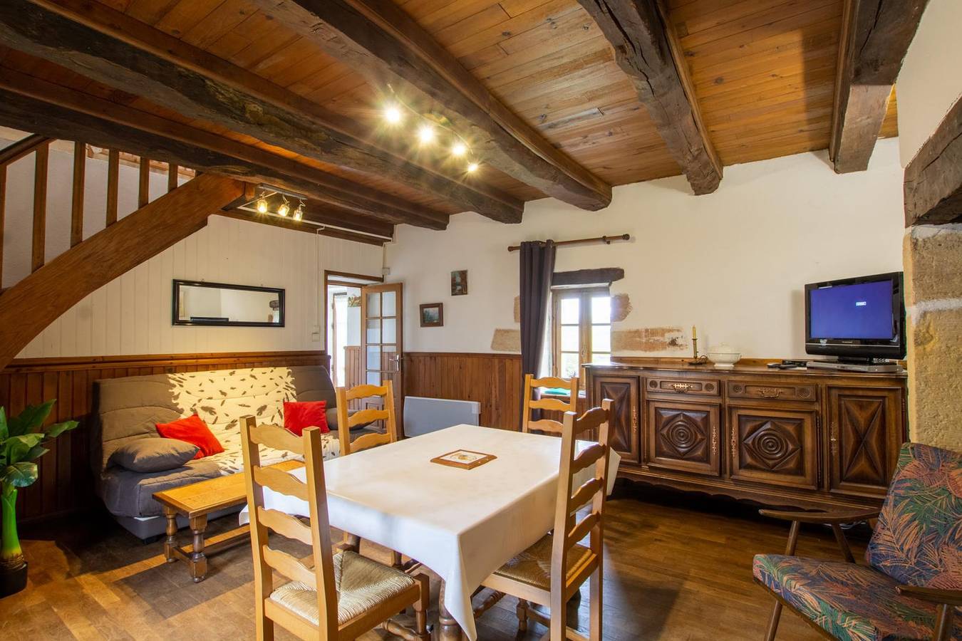 Gîte für 2 Personen mit Terrasse in Hautefort, Périgord Noir