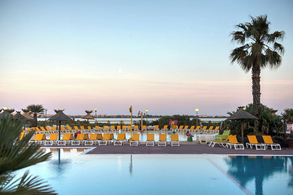 Mobile home Irm Excellence in Natura 2000 park in Lattes, Côte d'Améthyste