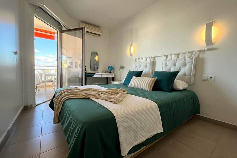 Ganze Wohnung, Sea View Apartment Between Forest and Beach – Cala Vinyes in Magaluf, Calvià