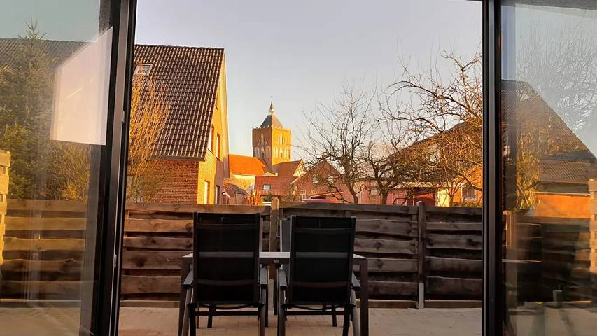 Ferienwohnung für 4 Personen, mit Balkon und Terrasse in Pilsum