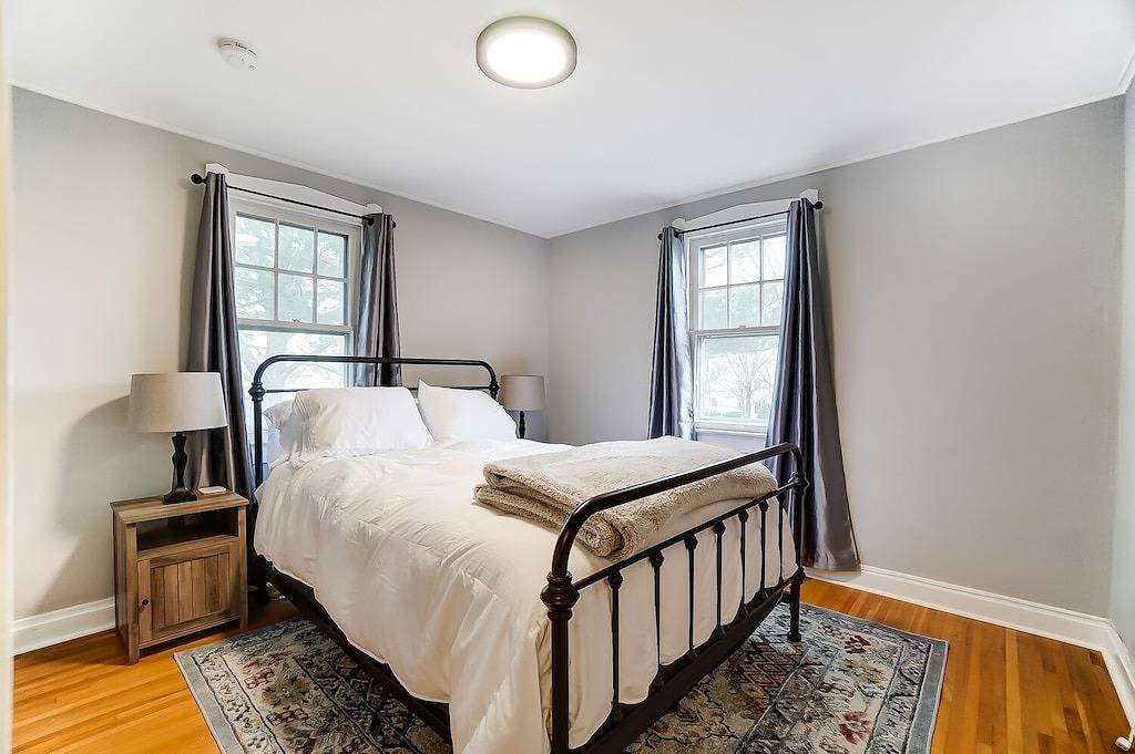 Charming 3 bdr! City location! Great parking! in Columbus, Ohio