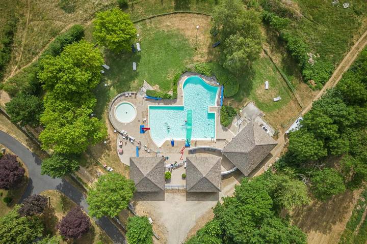 Location de vacances pour 8 personnes, avec Terrasse et Piscine à Chanac