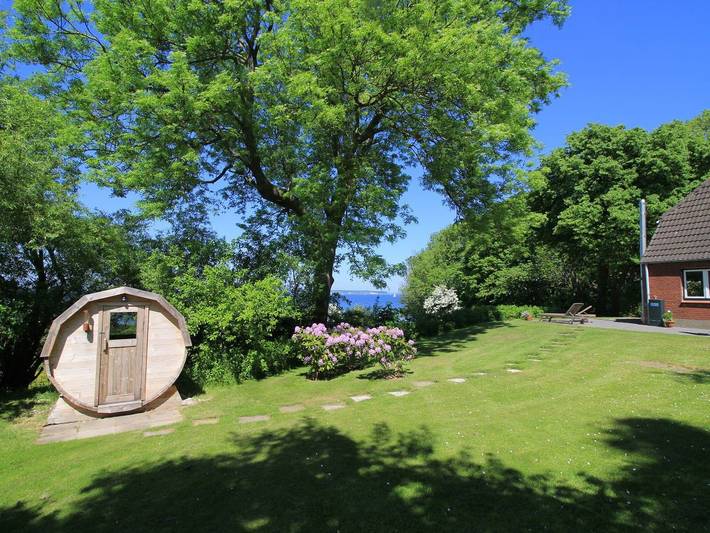Ferienhaus für 4 Personen, mit Terrasse und Garten sowie Sauna und Ausblick in Geltinger Bucht - 2