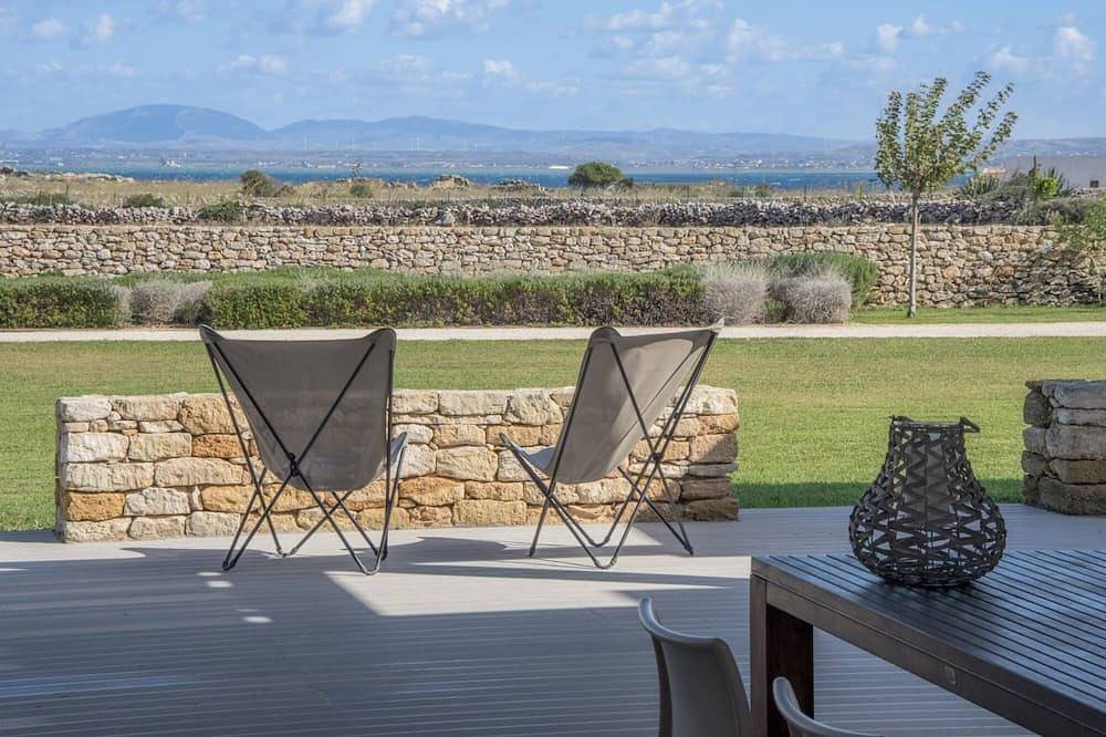 Deluxe Suite, 1 Bedroom | Modern Minimalist Design Villa | Sea & Wild Beauty in Favignana