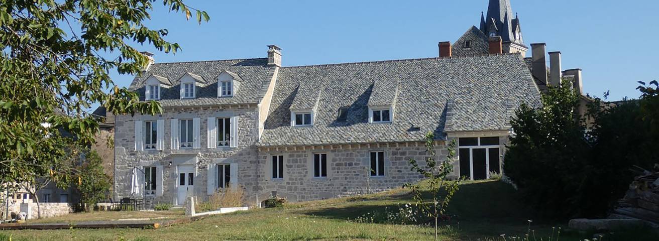 Gîte pour 6 personnes, avec jardin et terrasse à Sainte-Geneviève-sur-Argence